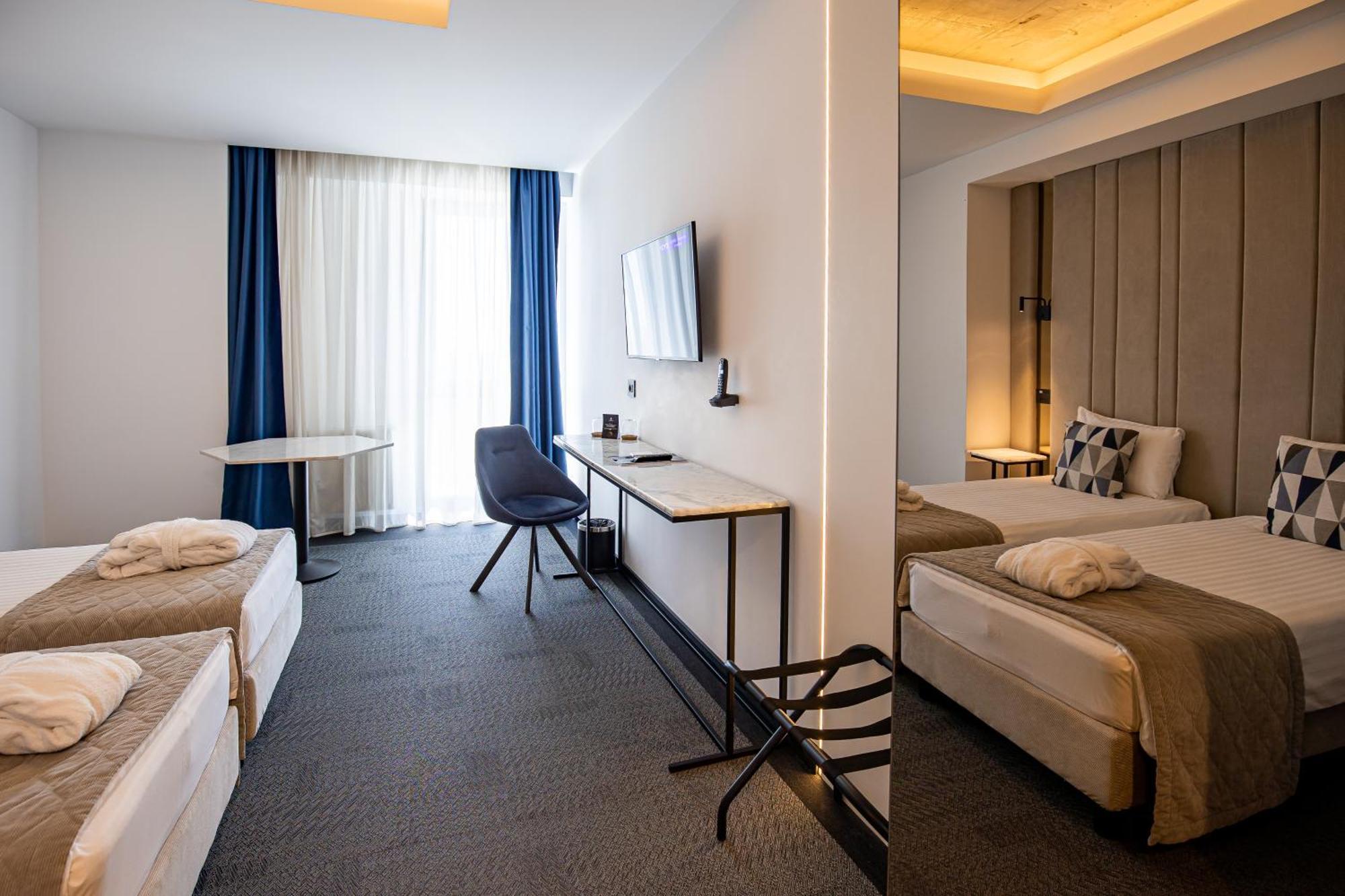 Union Plaza Hotel Bucarest Esterno foto