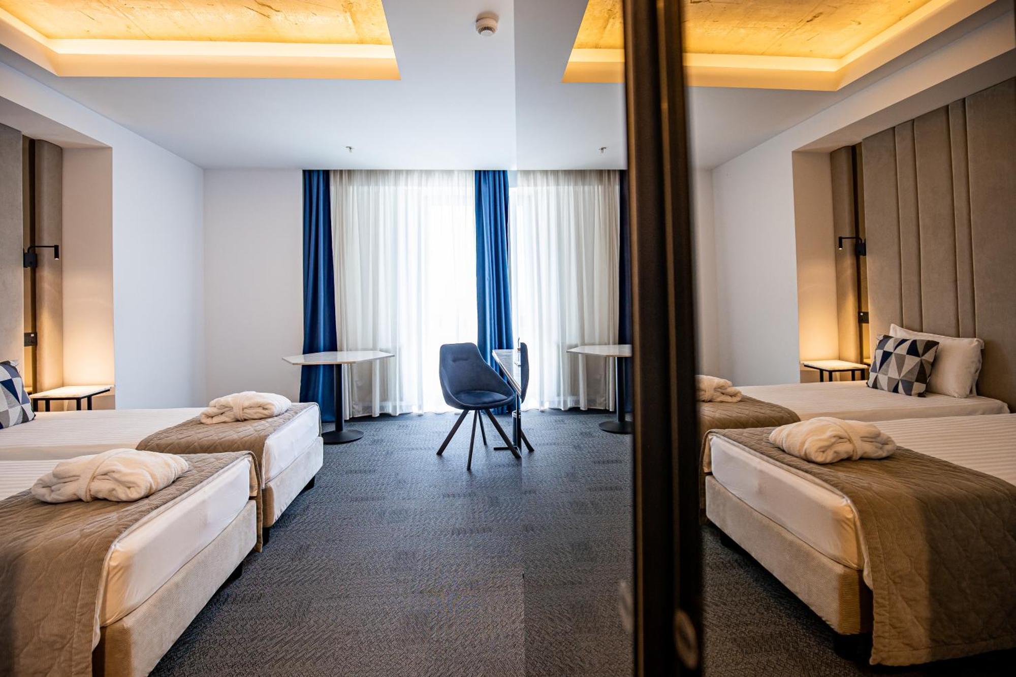Union Plaza Hotel Bucarest Esterno foto